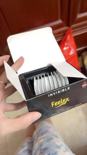 Bao cao su Feelex Invisible hương vani siêu mỏng, nhiều gel - Hộp 10 cái photo review