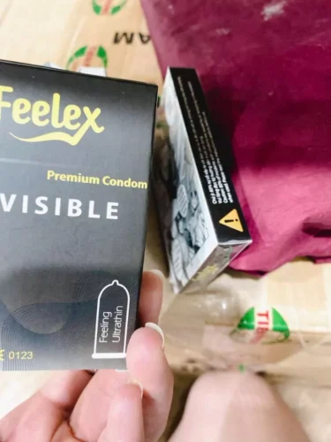 Bao cao su Feelex Invisible hương vani siêu mỏng, nhiều gel - Hộp 10 cái photo review
