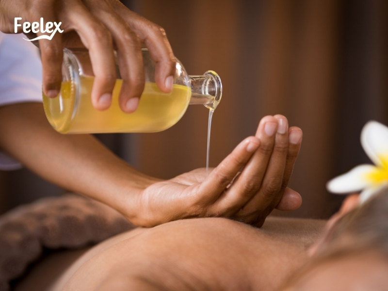 Có thể ủ ấm dầu massage body trước khi thoa lên cơ thể