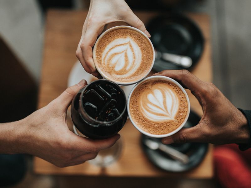 4 Cách làm chậm kinh nguyệt nhanh gọn tại nhà cho Gen Z Cách làm chậm kinh nguyệt bằng cafe: Thật hay đồn?