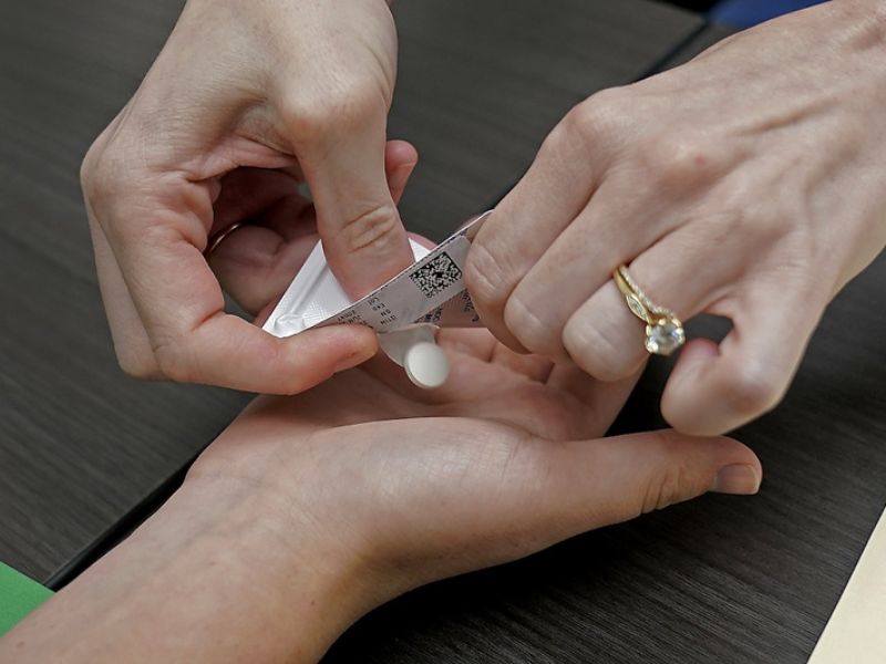 Cơ chế thuốc tránh thai khẩn cấp: Hiểu đúng để “yêu” an toàn Thuoc ket hop