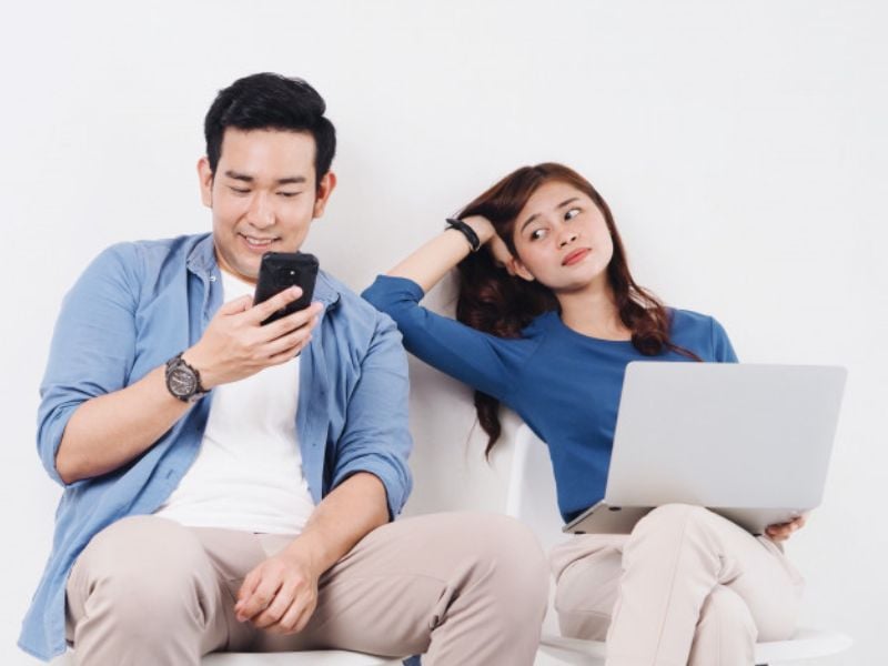 Người yêu cả ngày không nhắn tin - Giải mã 5 bí ẩn cực sốc Im lặng trong tình yêu là con dao vô hình